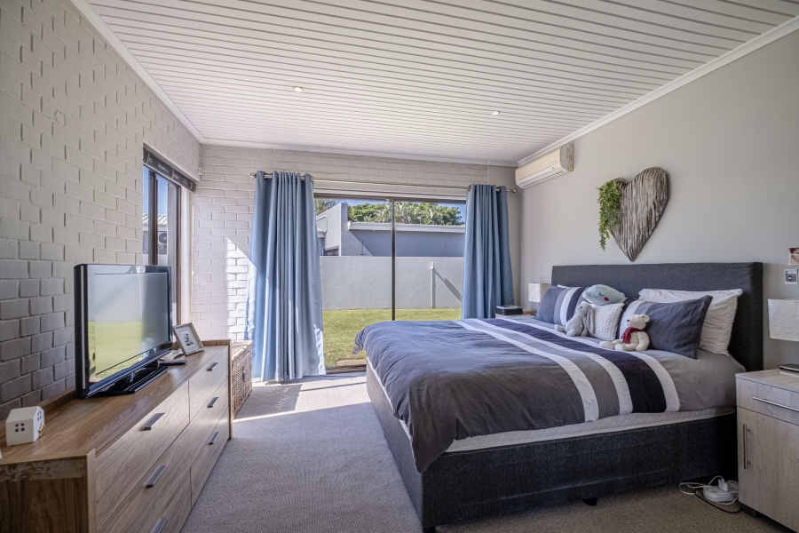 4 Bedroom Property for Sale in Summerstrand Eastern Cape